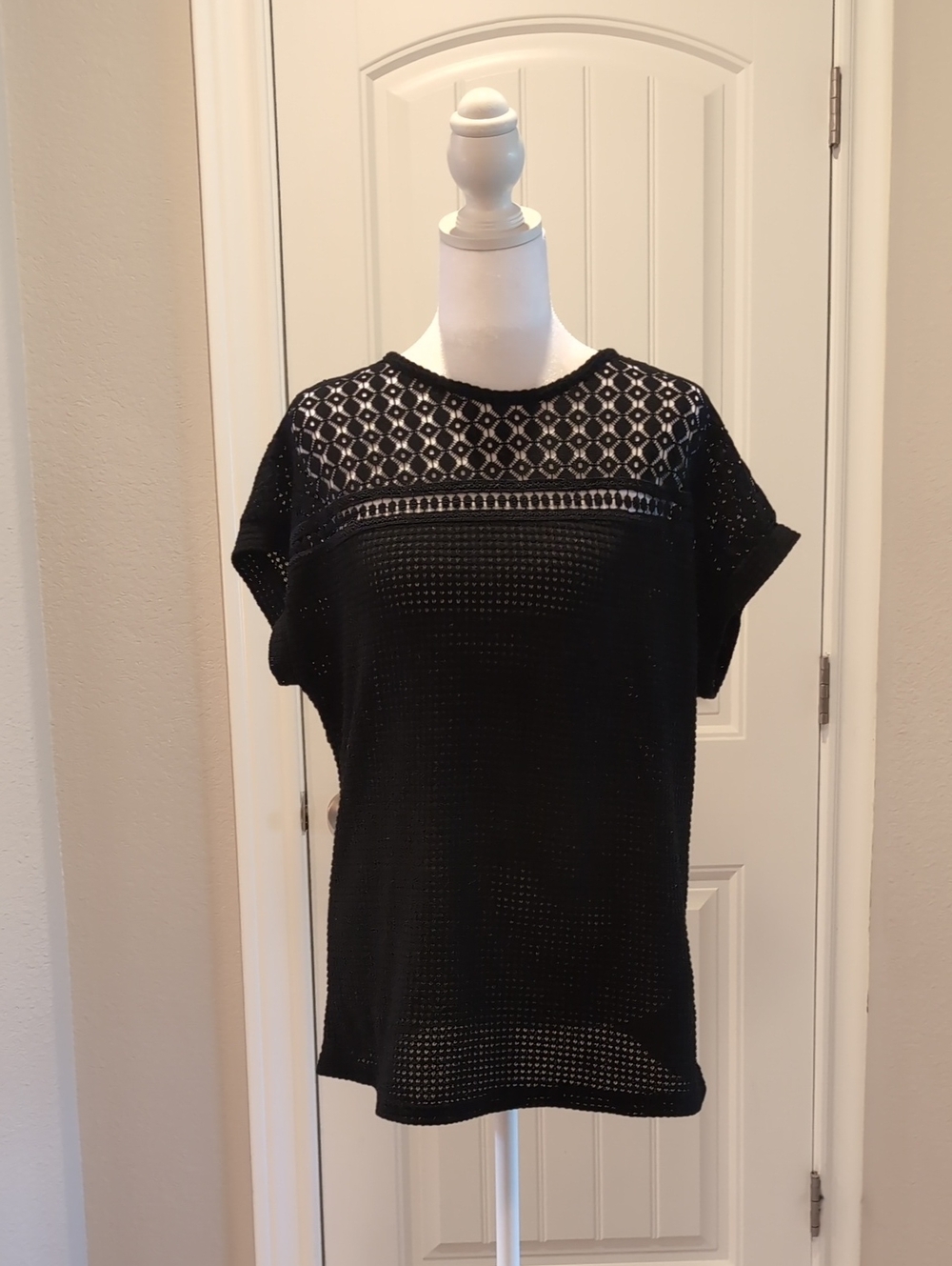 Women's Black Crochet Knit Short Sleeve Top